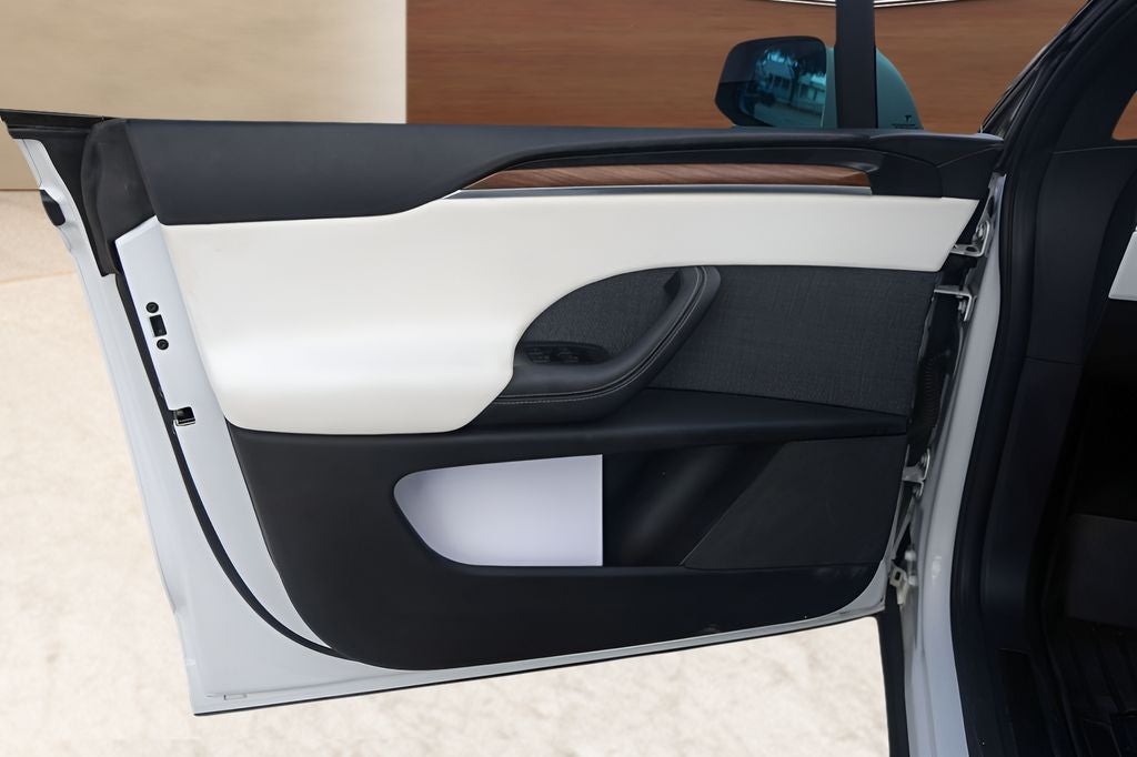 2022 Tesla Model X Base