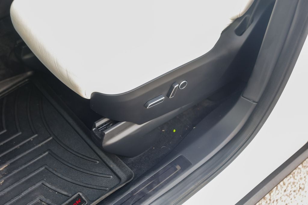 2022 Tesla Model X Base