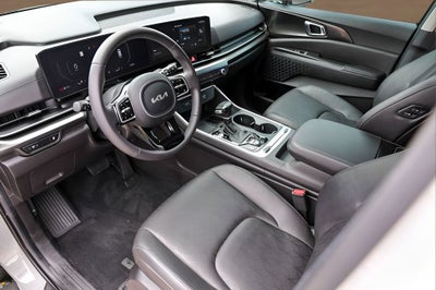 2025 Kia Carnival SX