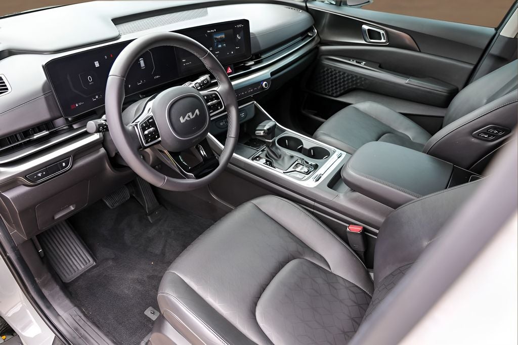 2025 Kia Carnival SX