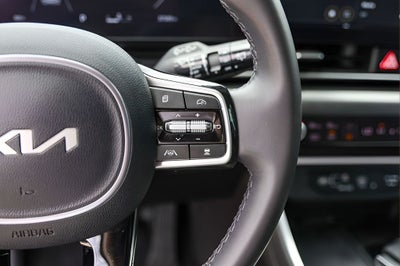 2025 Kia Carnival SX