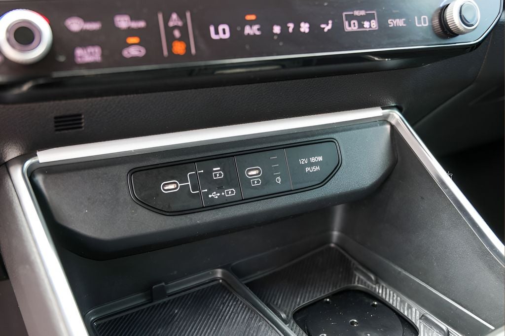 2025 Kia Carnival SX