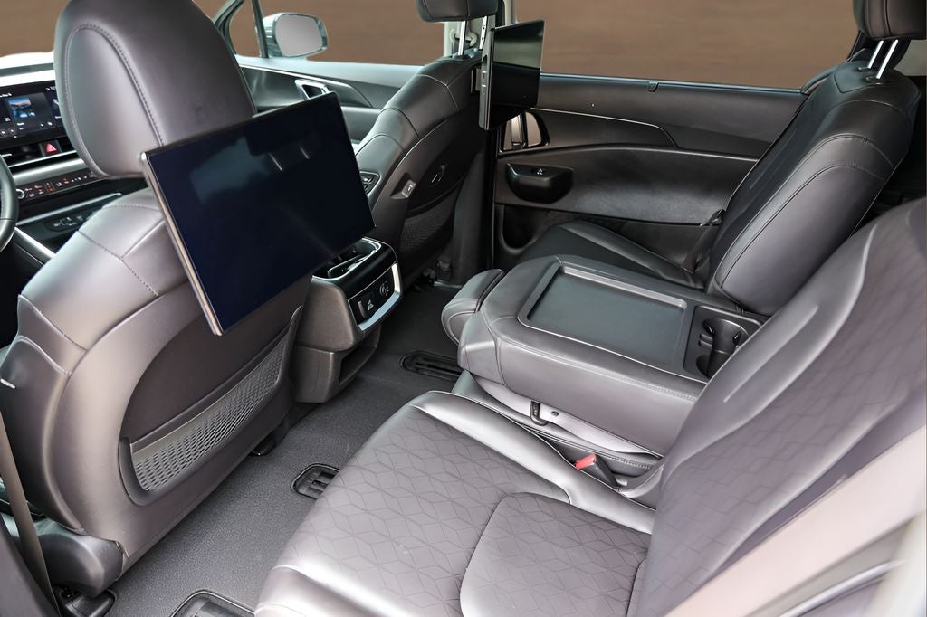 2025 Kia Carnival SX