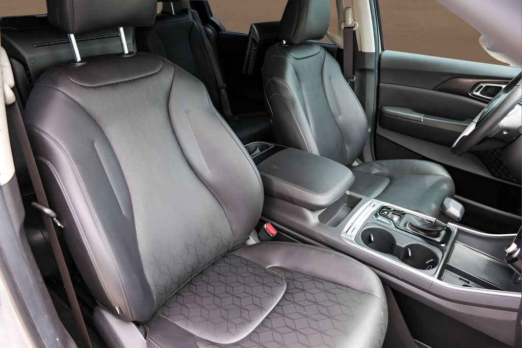 2025 Kia Carnival SX