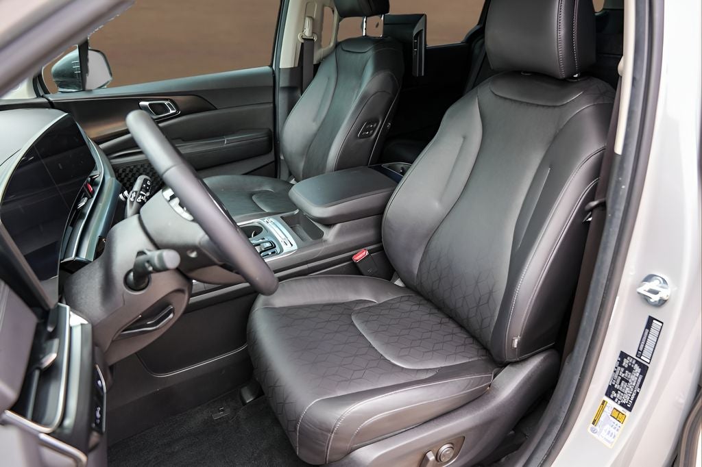 2025 Kia Carnival SX