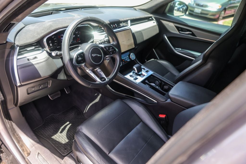 2023 Jaguar F-PACE SVR