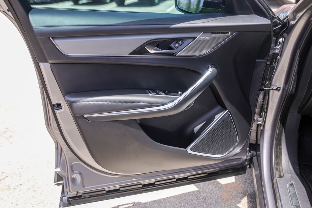 2023 Jaguar F-PACE SVR