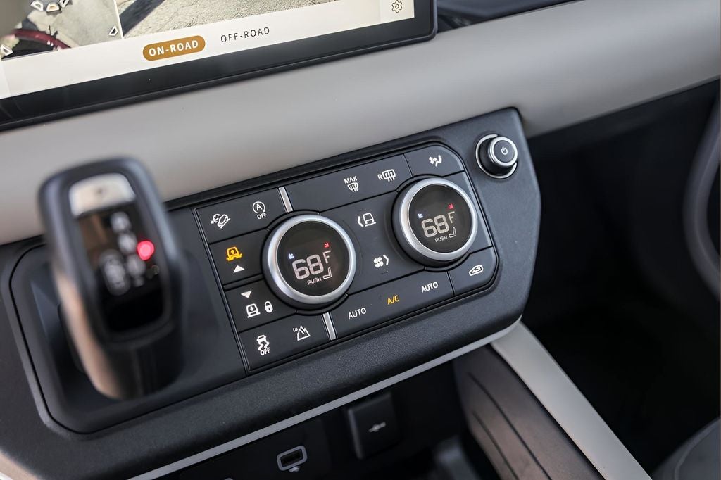 2024 Land Rover Defender 110 X-Dynamic SE