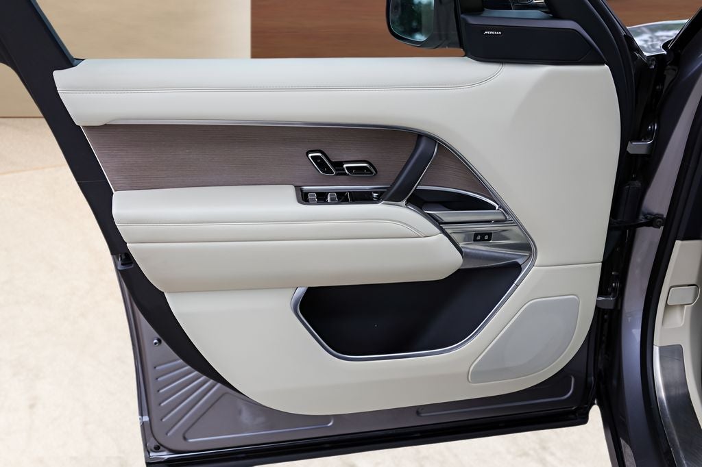 2023 Land Rover Range Rover SE LWB