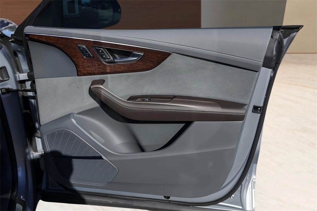 2024 Audi Q8 55 Prestige quattro