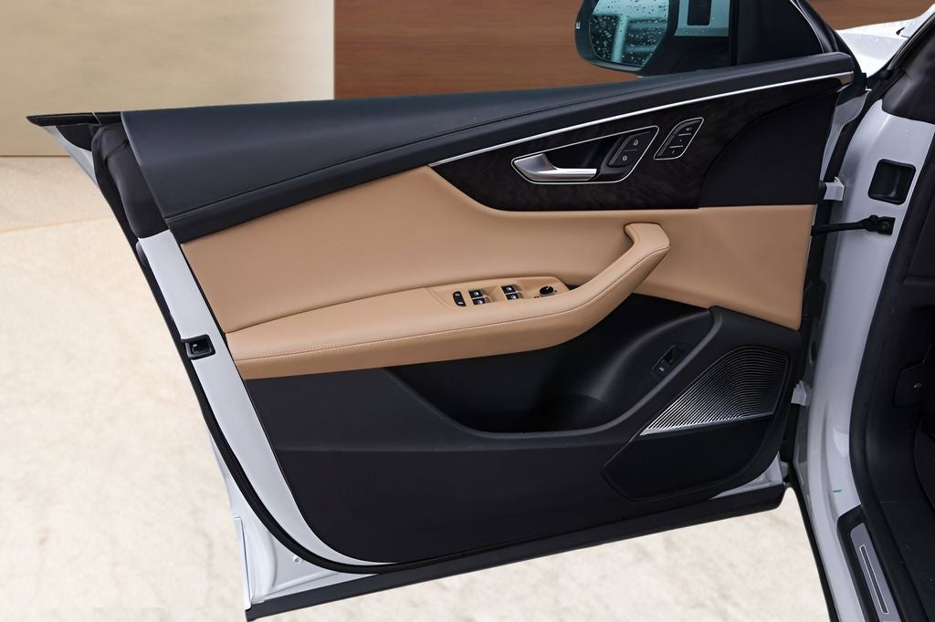 2023 Audi Q8 55 Prestige quattro