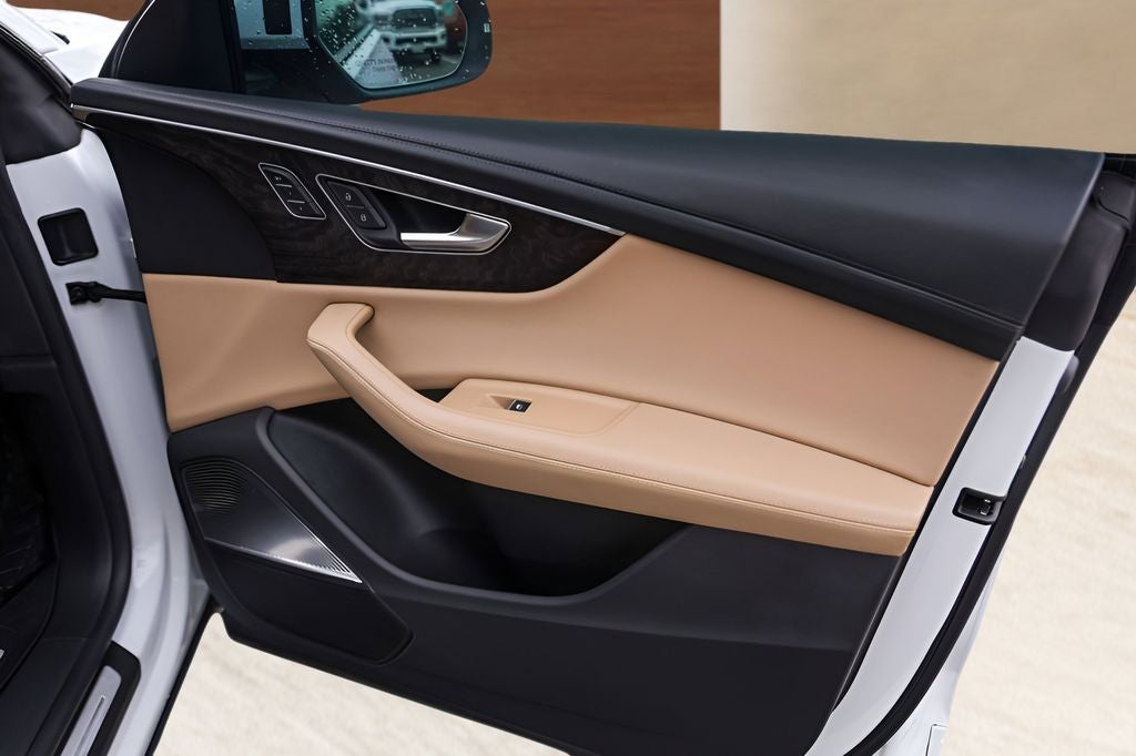 2023 Audi Q8 55 Prestige quattro