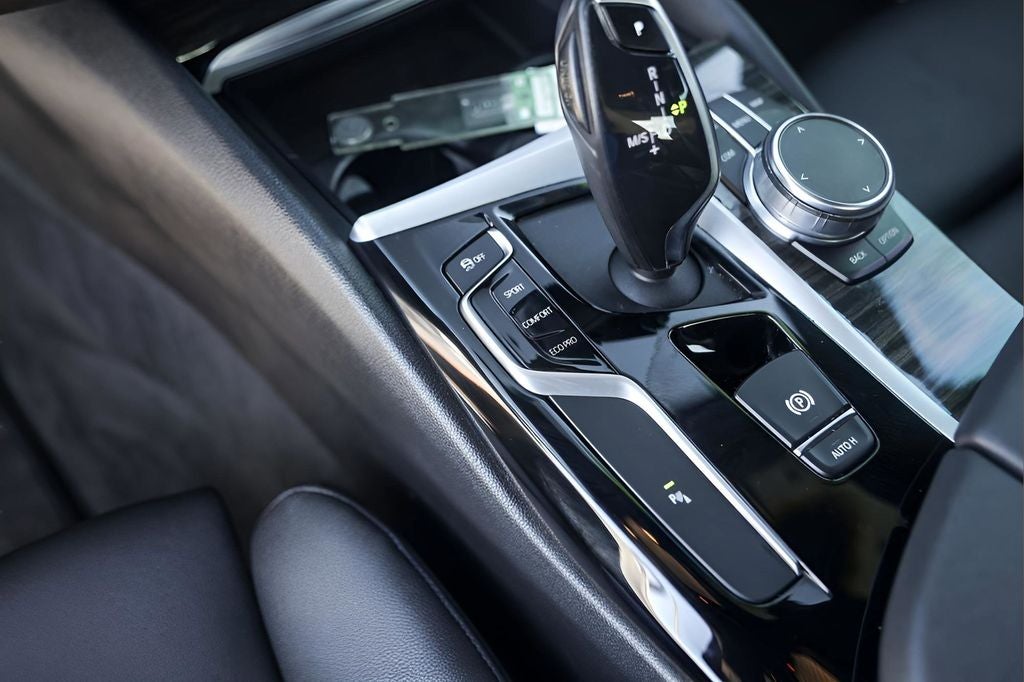 2019 BMW 5 Series 530i