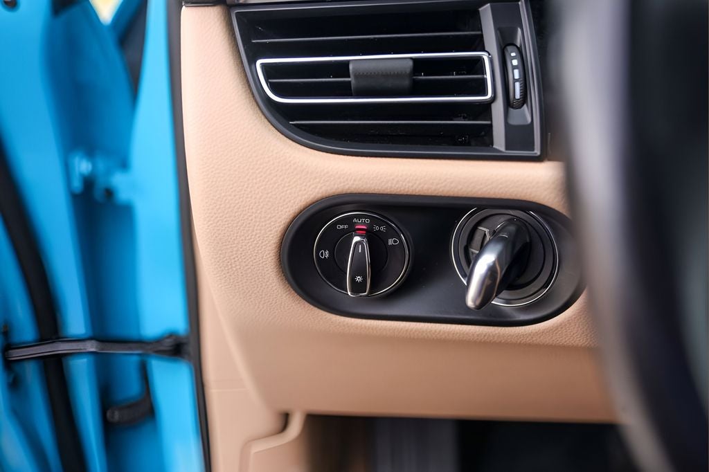 2022 Porsche Macan Base