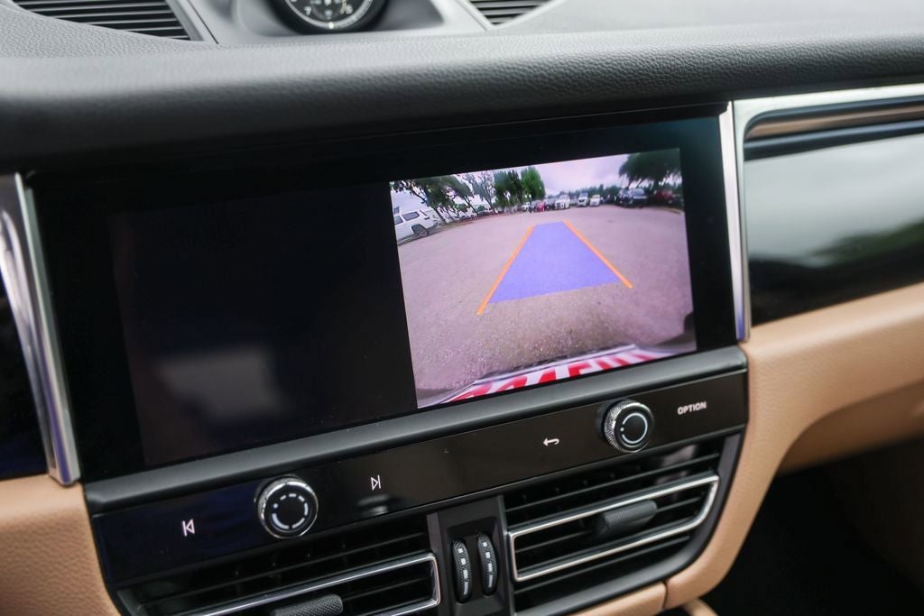 2022 Porsche Macan Base