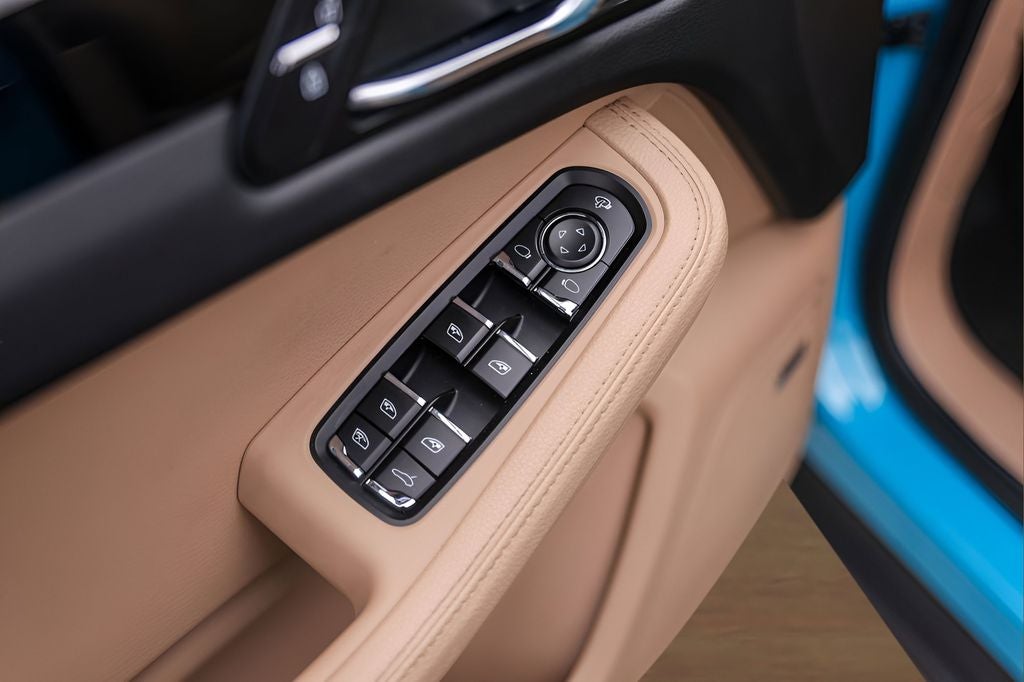 2022 Porsche Macan Base