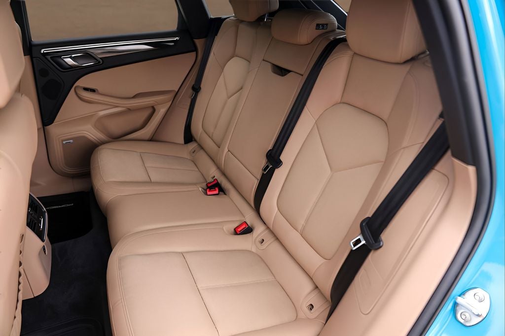 2022 Porsche Macan Base