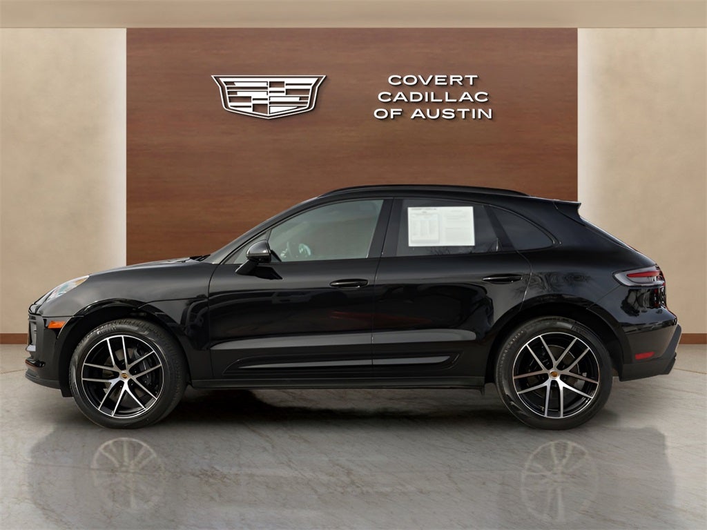 2025 Porsche Macan Base