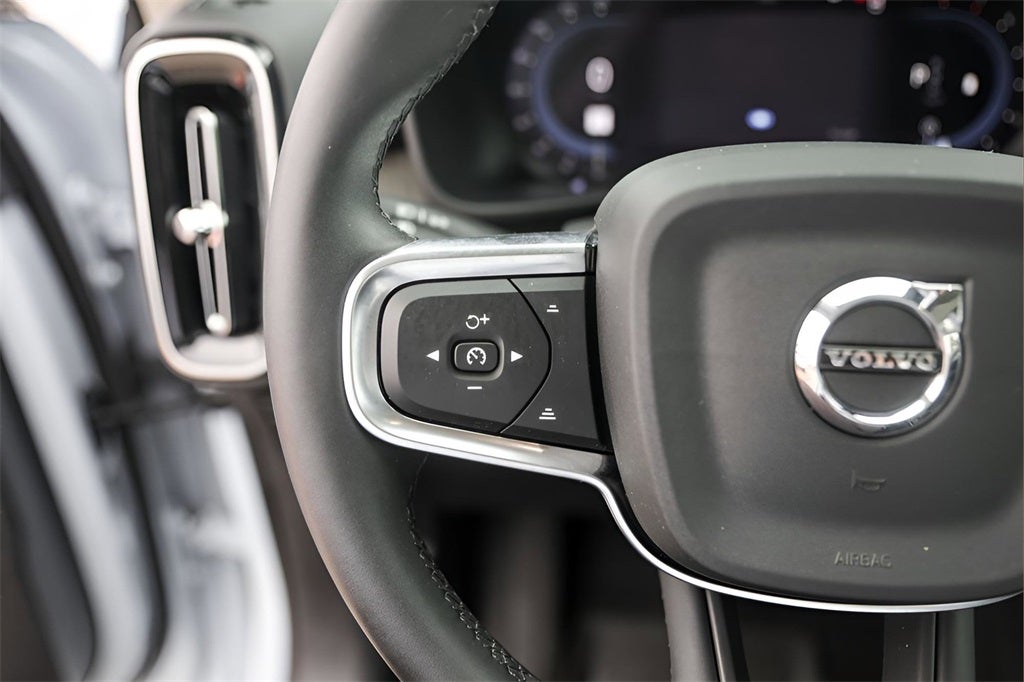 2024 Volvo XC40 Ultimate