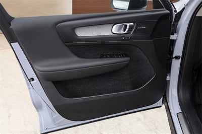 2024 Volvo XC40 Ultimate