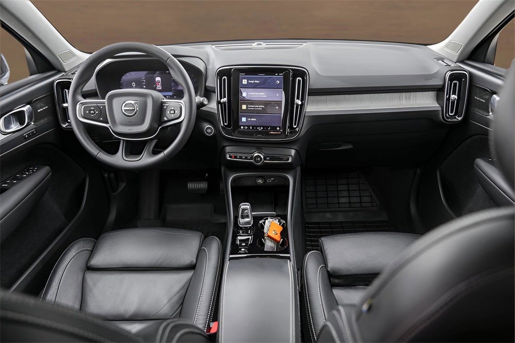 2024 Volvo XC40 Ultimate