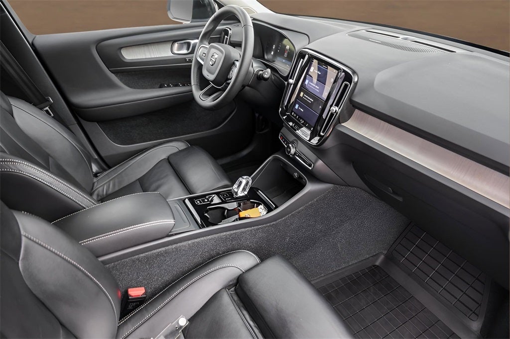 2024 Volvo XC40 Ultimate