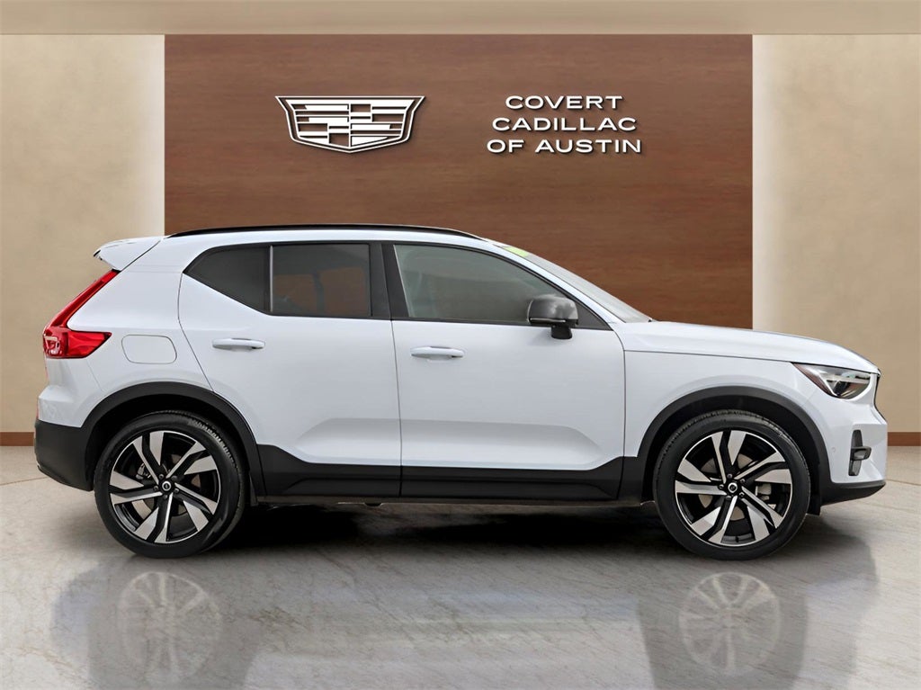 2024 Volvo XC40 Ultimate