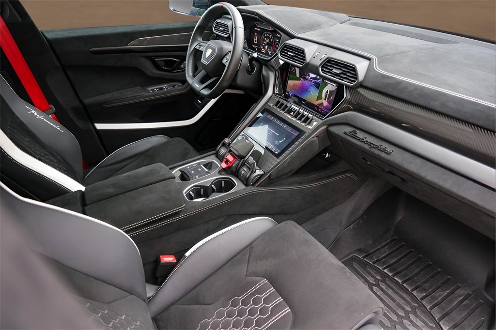 2024 Lamborghini Urus Performante
