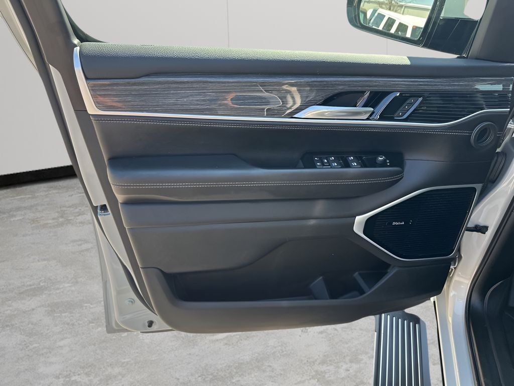 2022 Jeep Wagoneer Series III