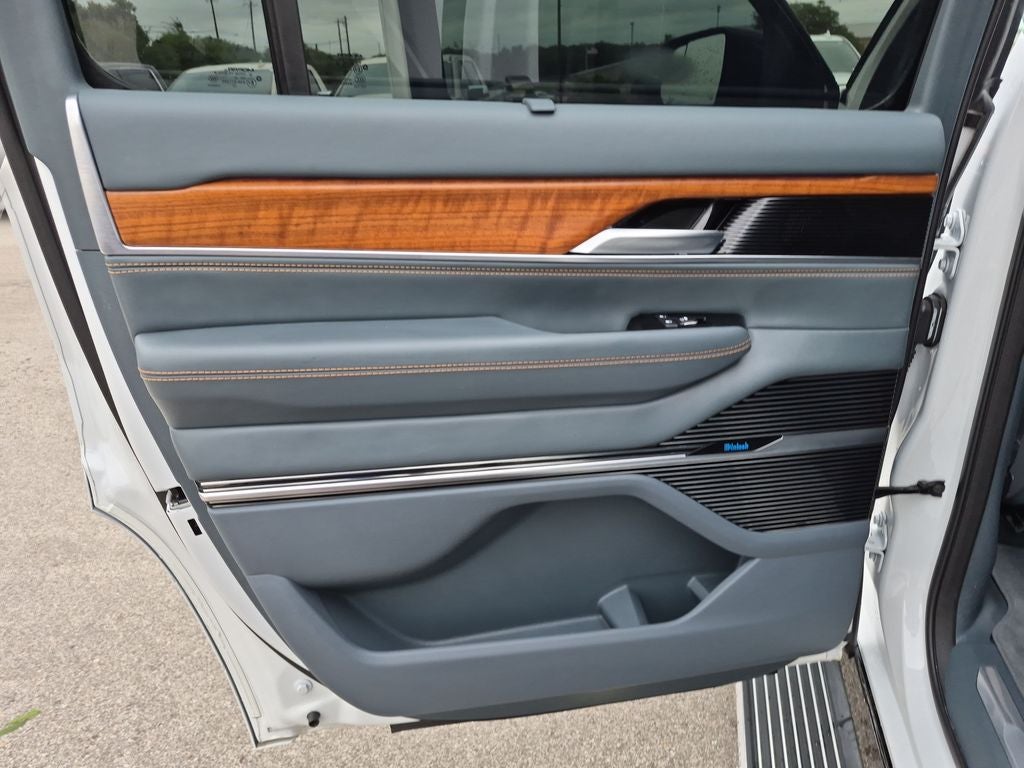 2024 Jeep Grand Wagoneer Series III