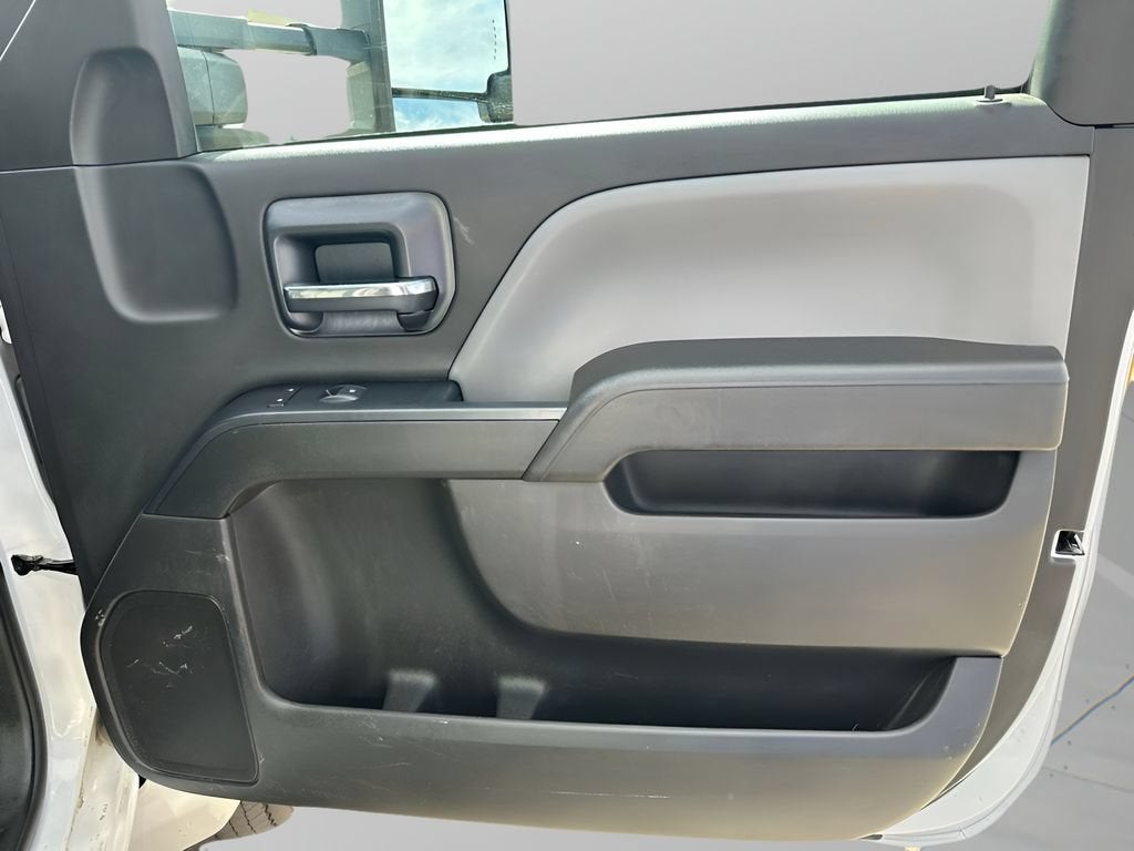 2022 Chevrolet Silverado 6500HD Base