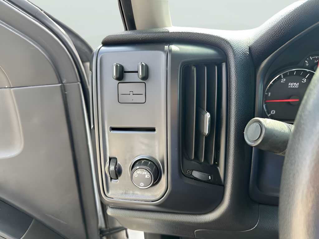 2022 Chevrolet Silverado 6500HD 1WT