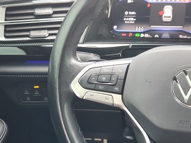2024 Volkswagen Atlas Cross Sport 2.0T SEL R-Line