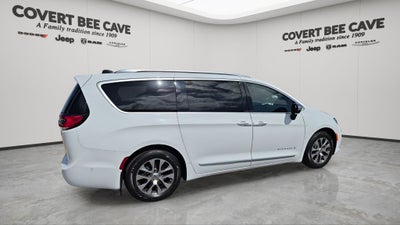 2023 Chrysler Pacifica Hybrid Pinnacle