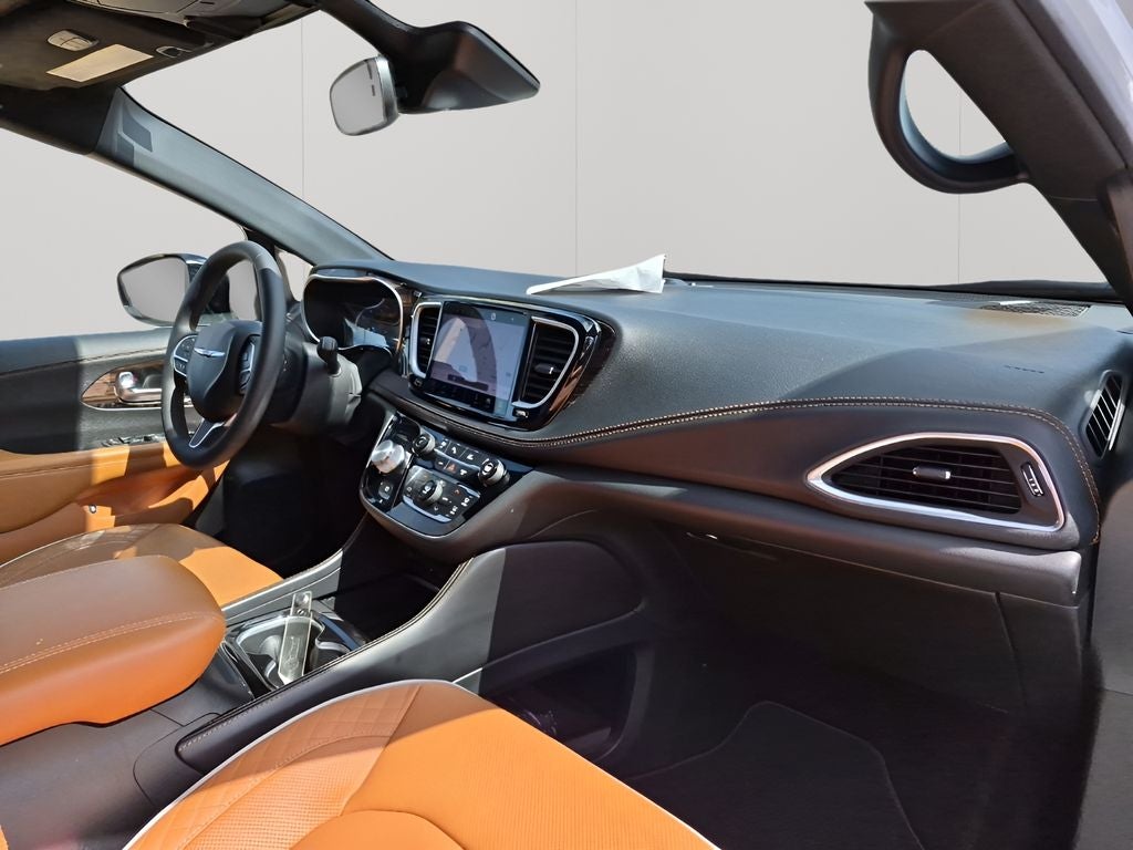 2023 Chrysler Pacifica Hybrid Pinnacle