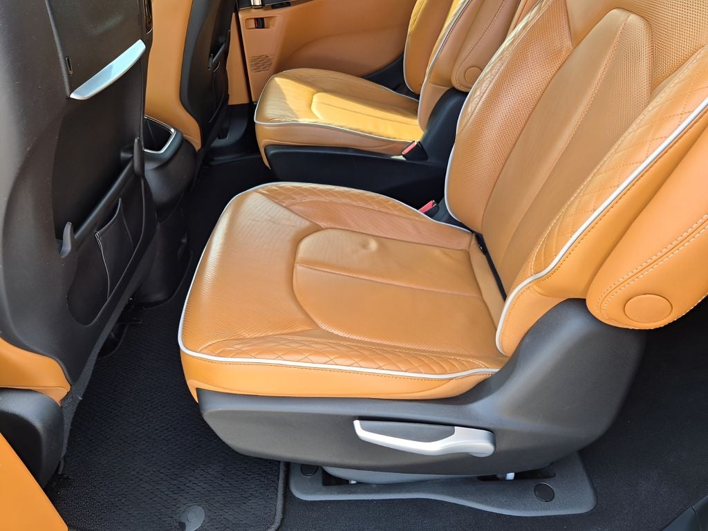 2023 Chrysler Pacifica Hybrid Pinnacle