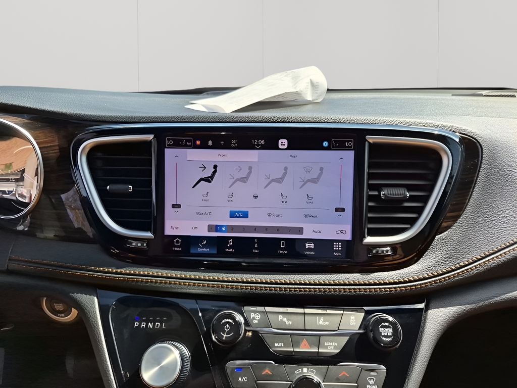 2023 Chrysler Pacifica Hybrid Pinnacle