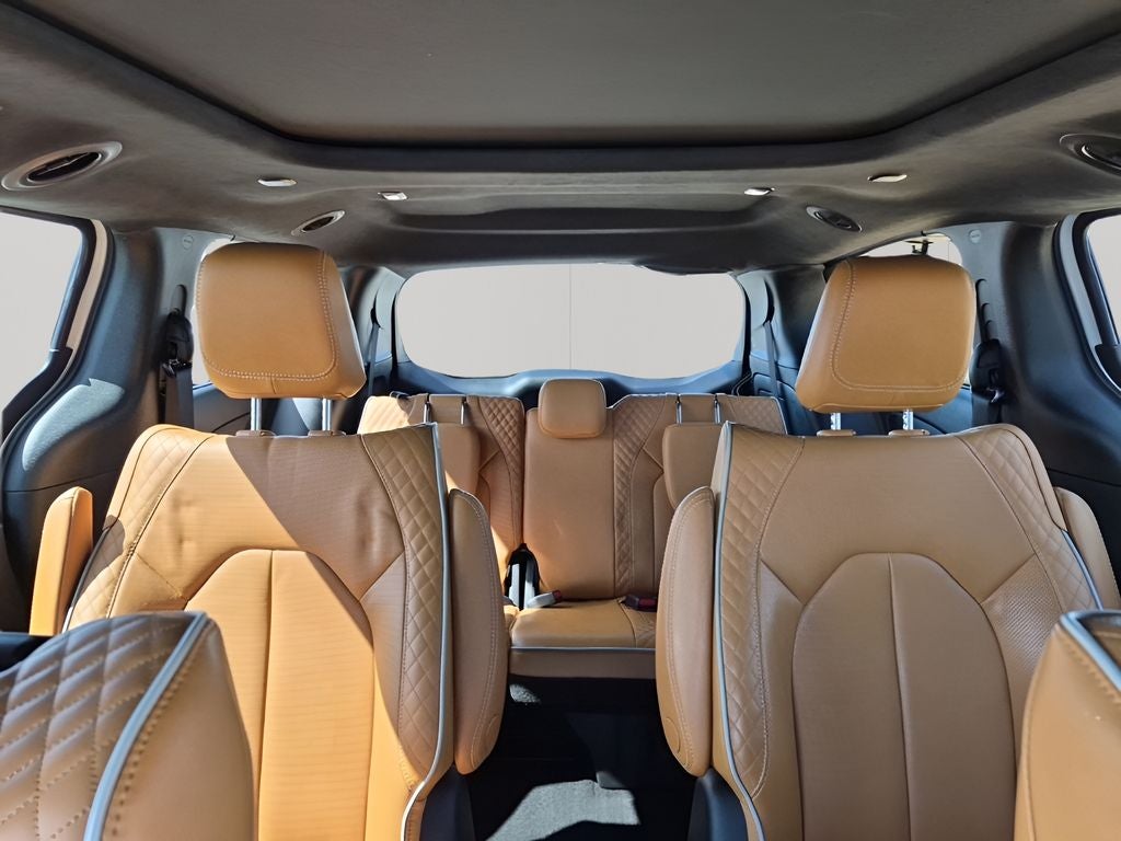 2023 Chrysler Pacifica Hybrid Pinnacle