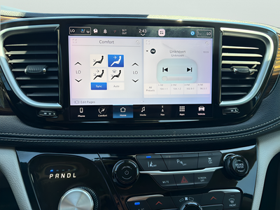 2023 Chrysler Pacifica Hybrid Limited