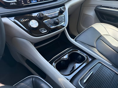 2023 Chrysler Pacifica Hybrid Limited