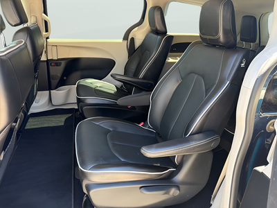 2023 Chrysler Pacifica Hybrid Limited