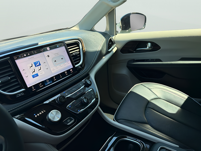 2023 Chrysler Pacifica Hybrid Limited