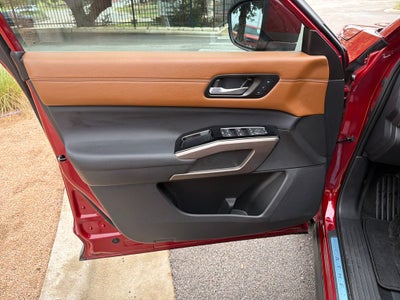 2025 Nissan Pathfinder Platinum