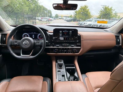 2025 Nissan Pathfinder Platinum