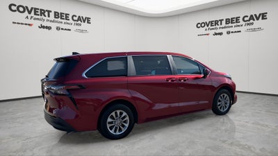2025 Toyota Sienna LE 8 Passenger