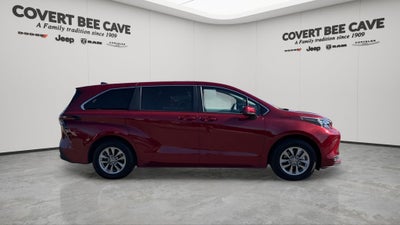 2025 Toyota Sienna LE 8 Passenger