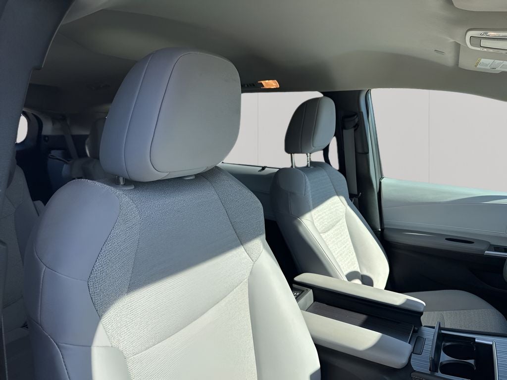 2025 Toyota Sienna LE 8 Passenger