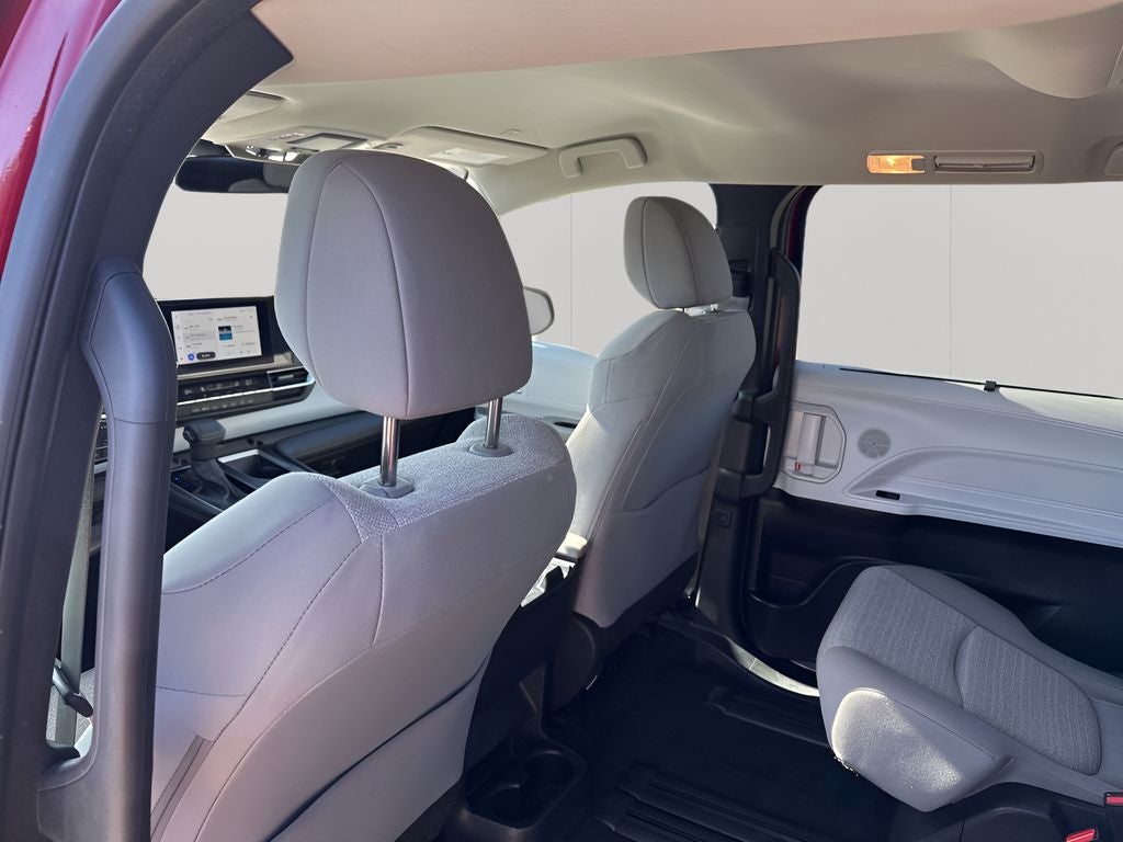 2025 Toyota Sienna LE 8 Passenger