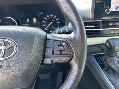 2025 Toyota Sienna LE 8 Passenger