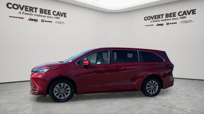 2025 Toyota Sienna LE 8 Passenger